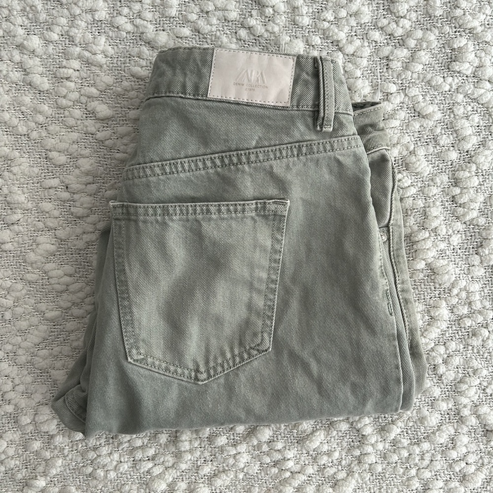 Zara Straight Leg Mom Jeans, Sage Green, Size 6
